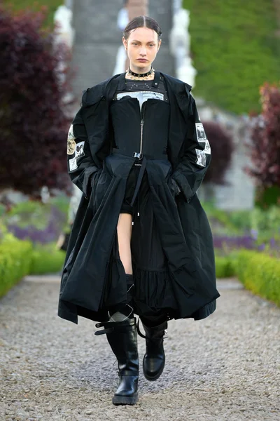 Look 9
